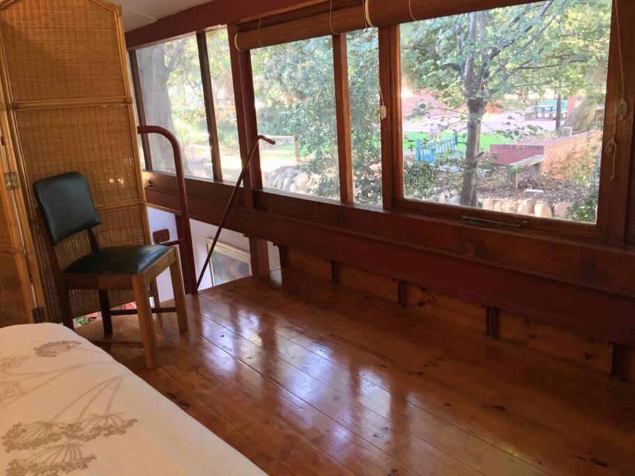 Suitetrails - Self-contained, secure, well equipped, Wifi, cottage Newlands
