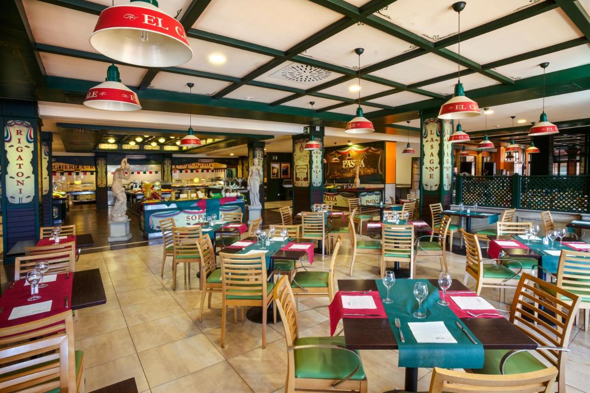 Un restaurante o sitio para comer en Barceló Punta Umbría Beach Resort