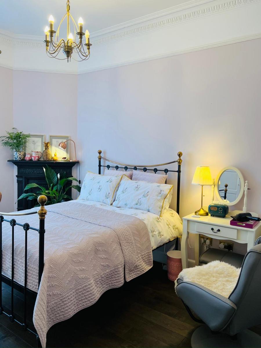 Good Times Edinburgh Elm Row City Centre Apartment - Housity