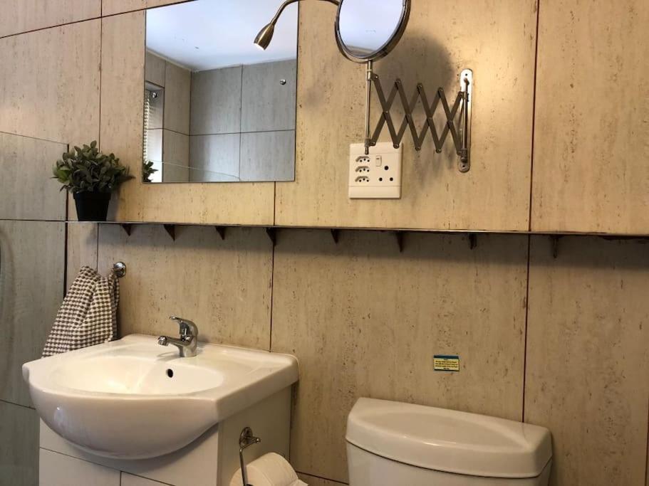 Suitetrails - Self-contained, secure, well equipped, Wifi, cottage Newlands