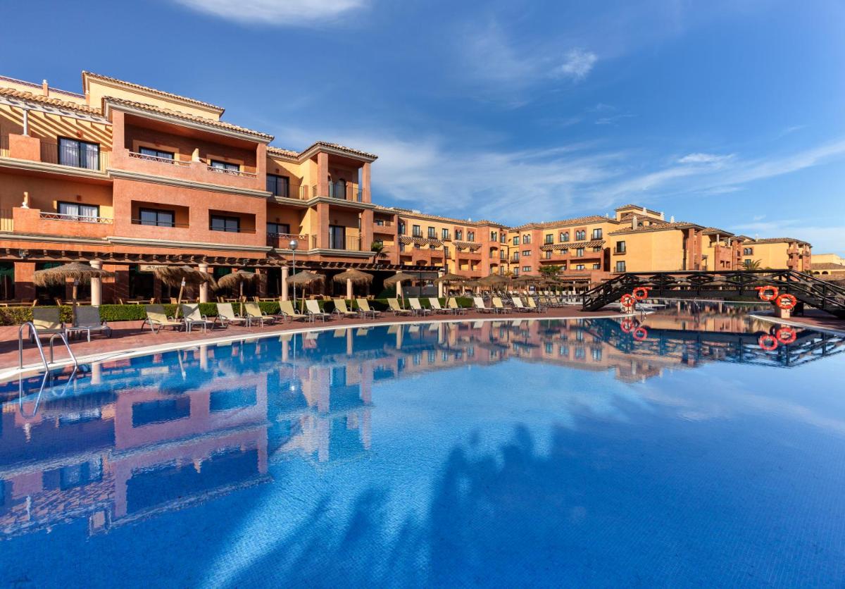 Piscina en o cerca de Barceló Punta Umbría Beach Resort
