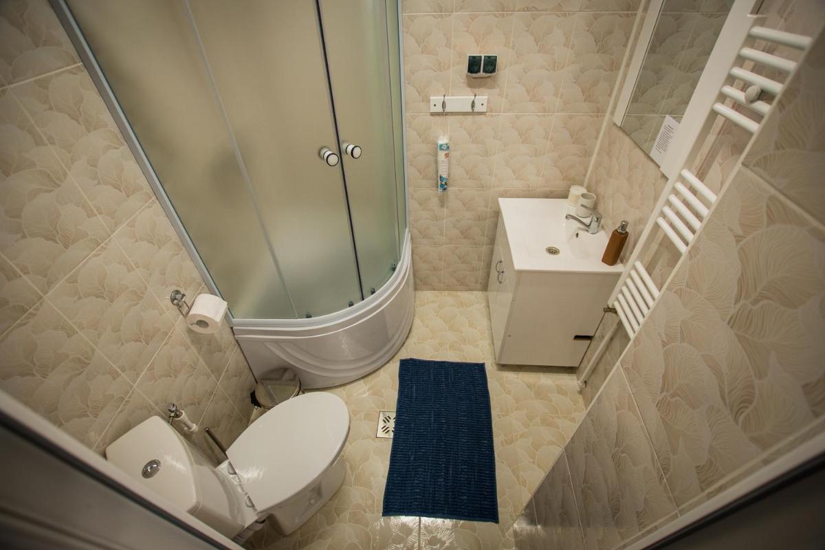 Stunning 5 Bed House in Campulung Moldovenesc - Housity