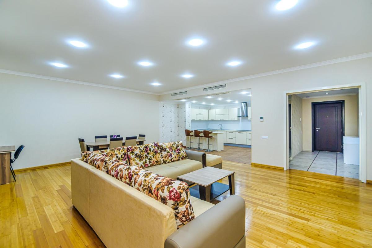 Park Azure and Megafun - Housity