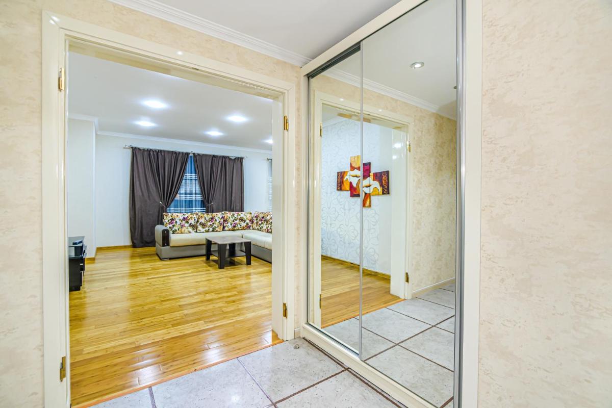 Park Azure and Megafun - Housity