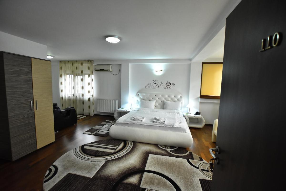 Hotel Euphoria - Housity