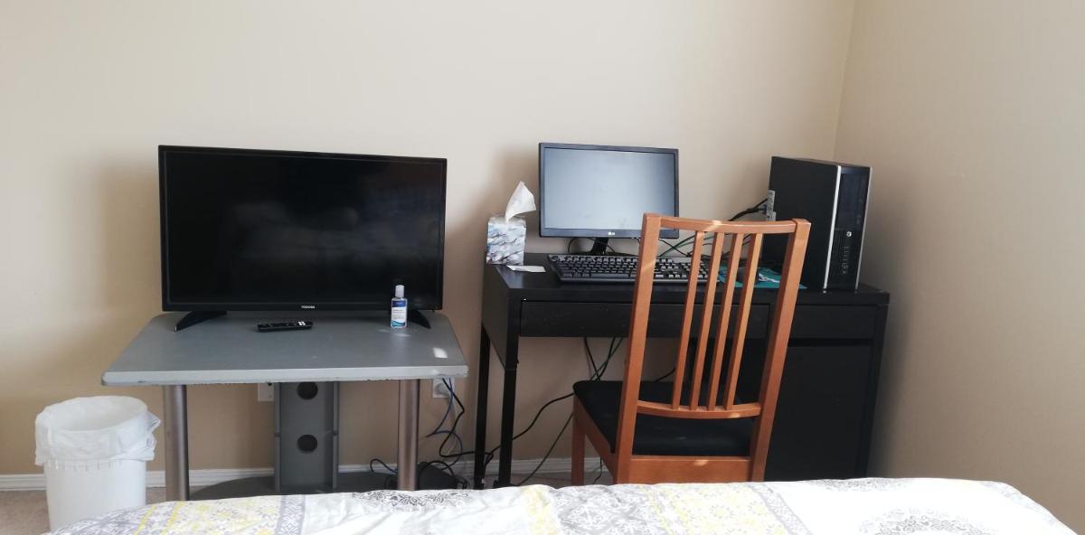 San Yin Homestay private bedroom with private washroom - Housity