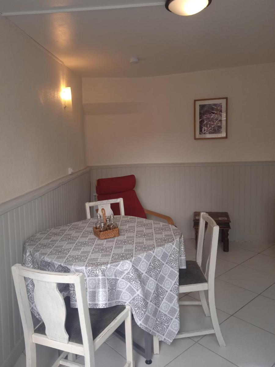 Chez les fleurs - Housity