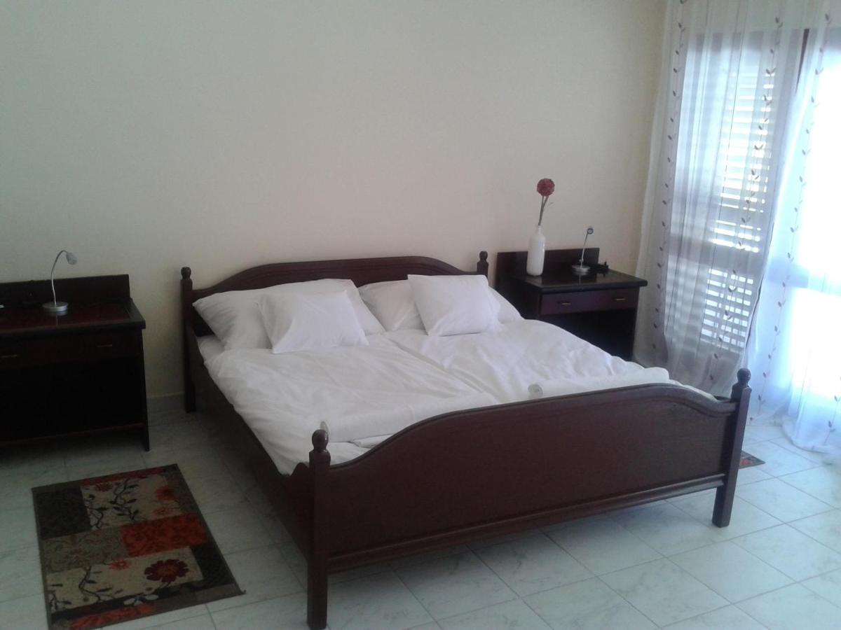 Napsugár Apartman - Housity