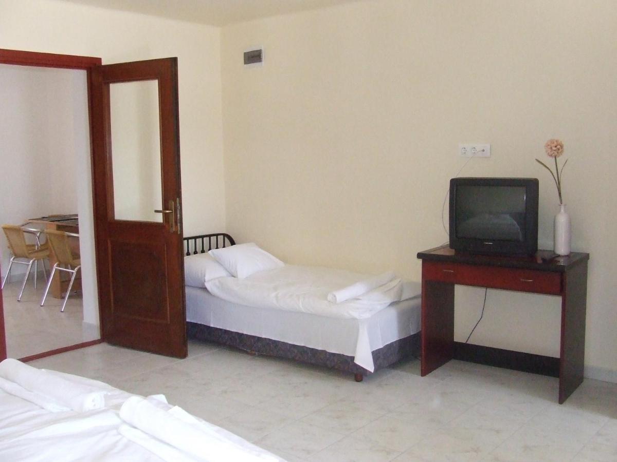 Napsugár Apartman - Housity