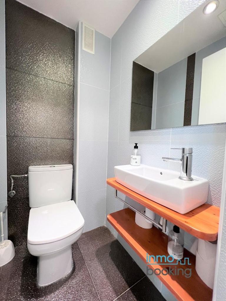 Eden Mar cambrils,climatizado , wifi y playa - Housity