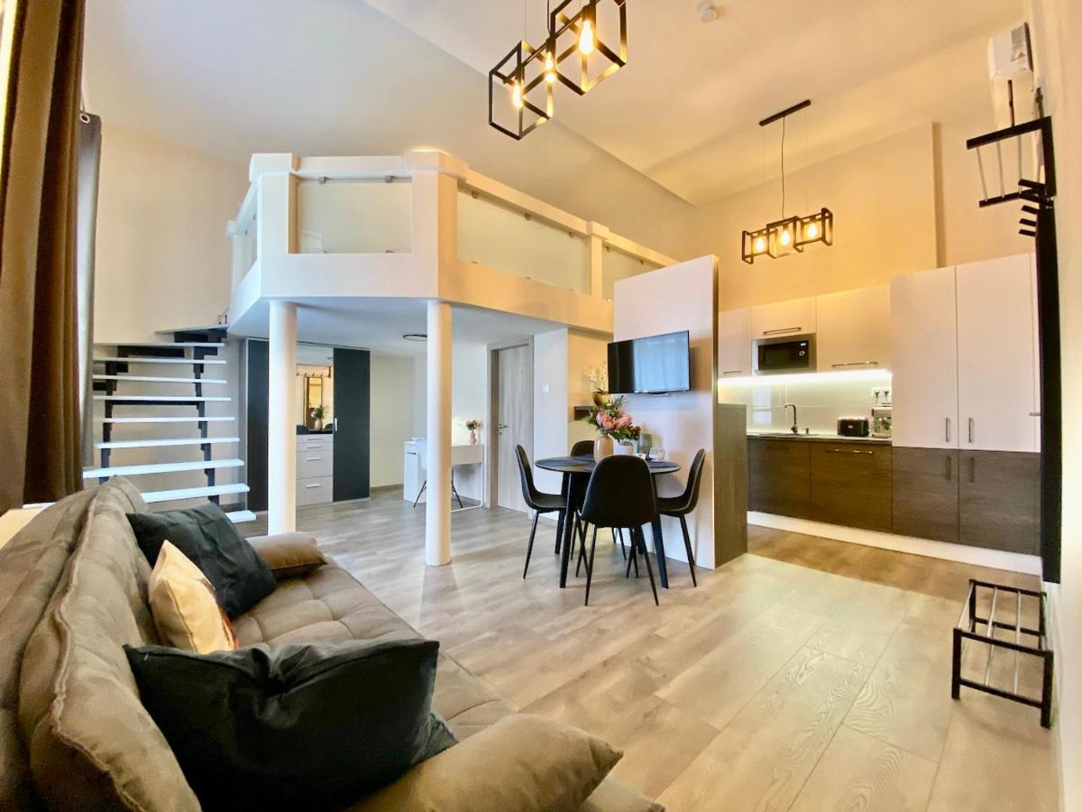 StationApartments - Housity