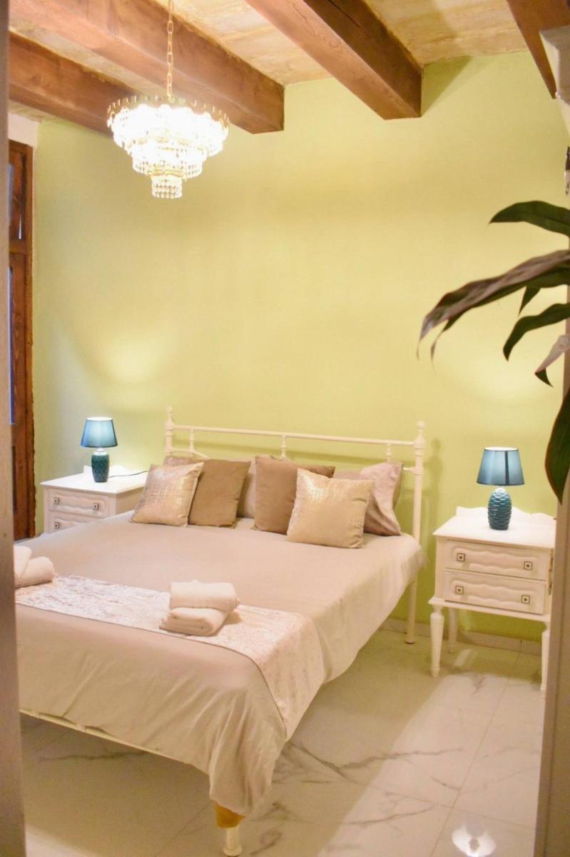 Compact And Cheerful House Close To Valletta - Housity