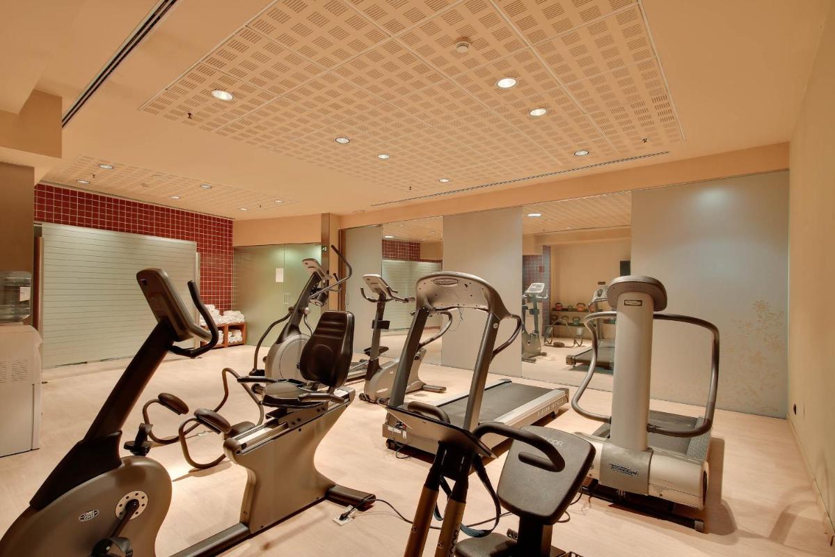 Hotel Badalona Tower - Housity