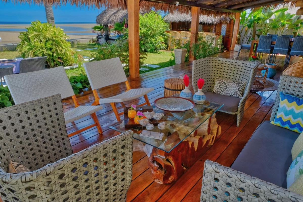 Luxury Sakina Villa - Beachfront - Housity