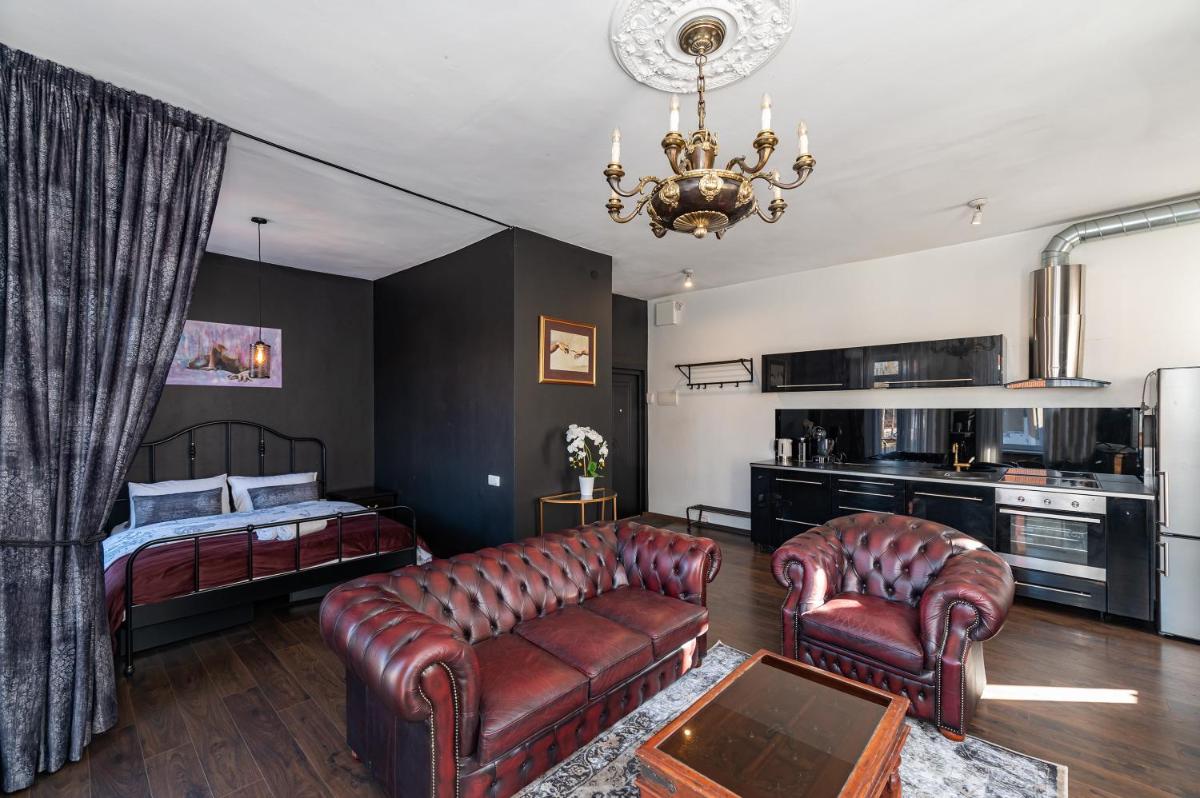 Retro Studio Old Town Apartment by Hostlovers - Housity