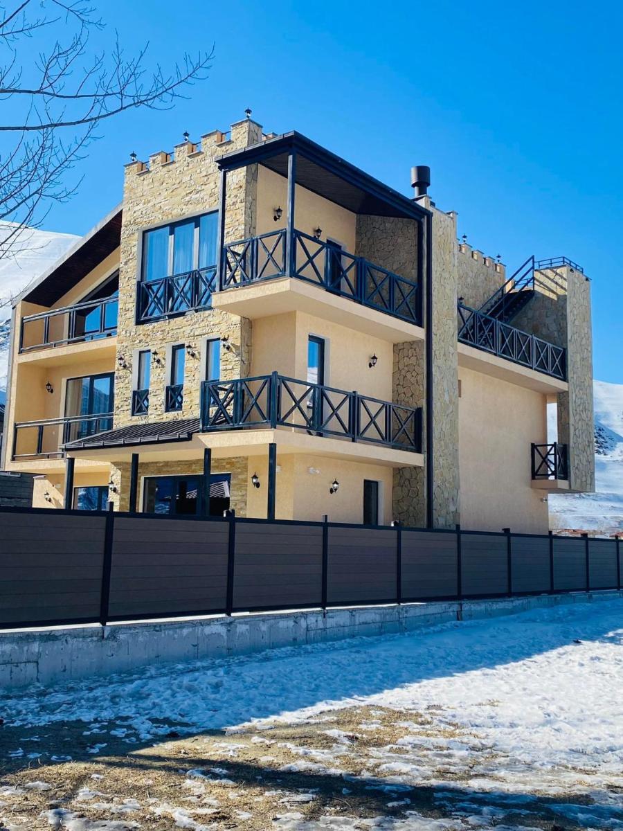 Besami Hotel - Housity
