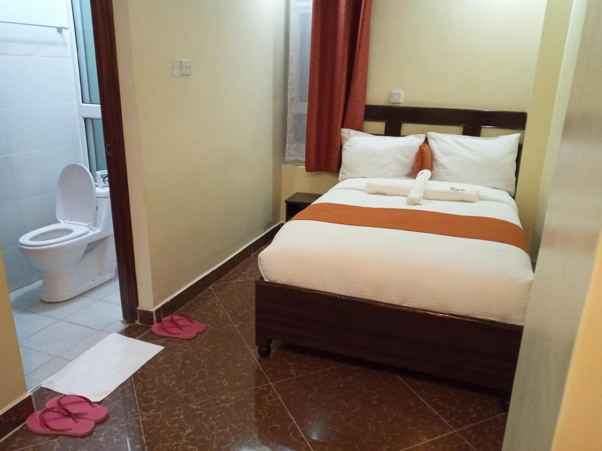 Suitetrails - Claire de Lune Moonlight Hotel