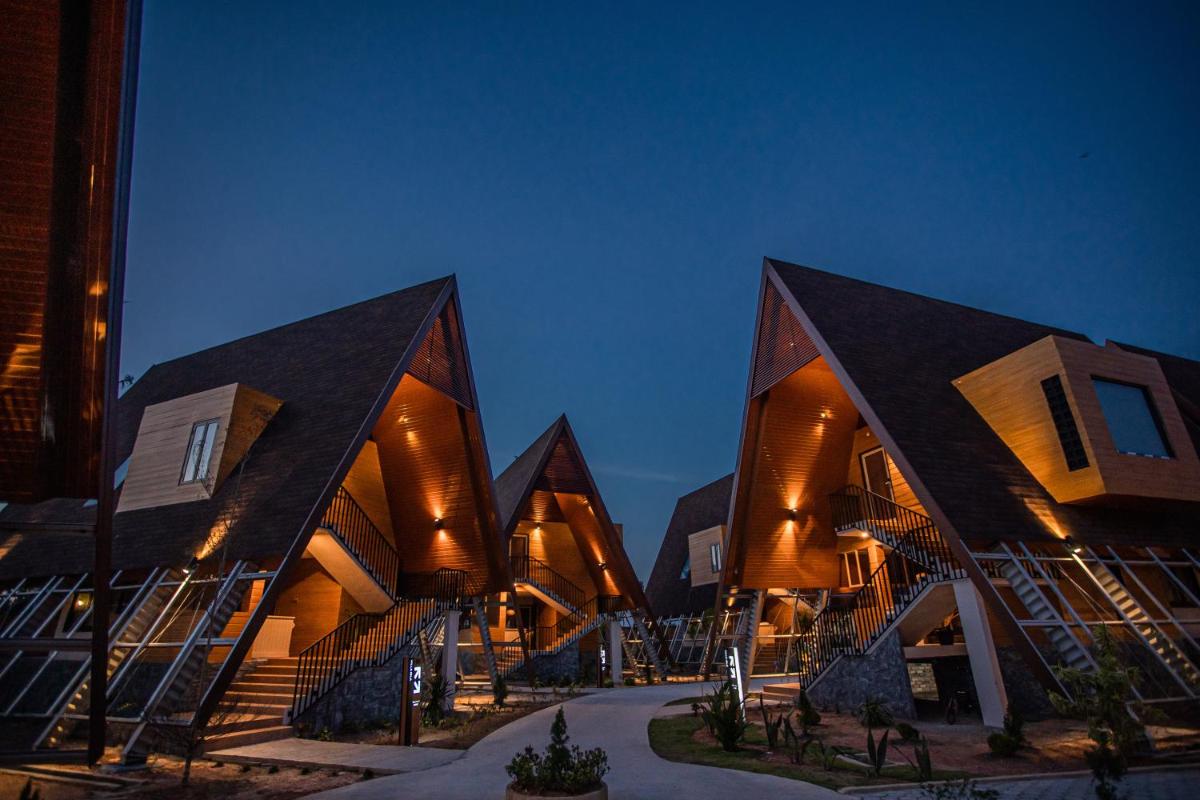 Suitetrails - One of A Kind Resort @Trikora Beach - Bintan