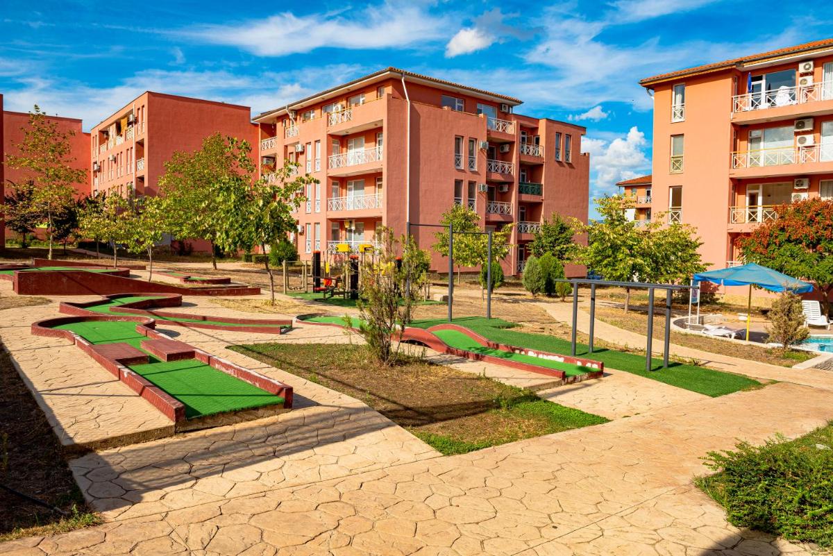 Suitetrails - Sunny Day 6 - Menada Apartments