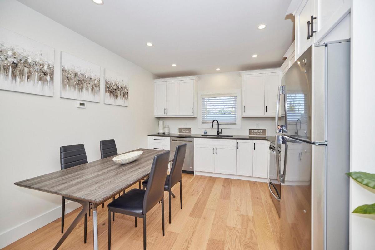 Clifton Hill Luxury Home - Housity