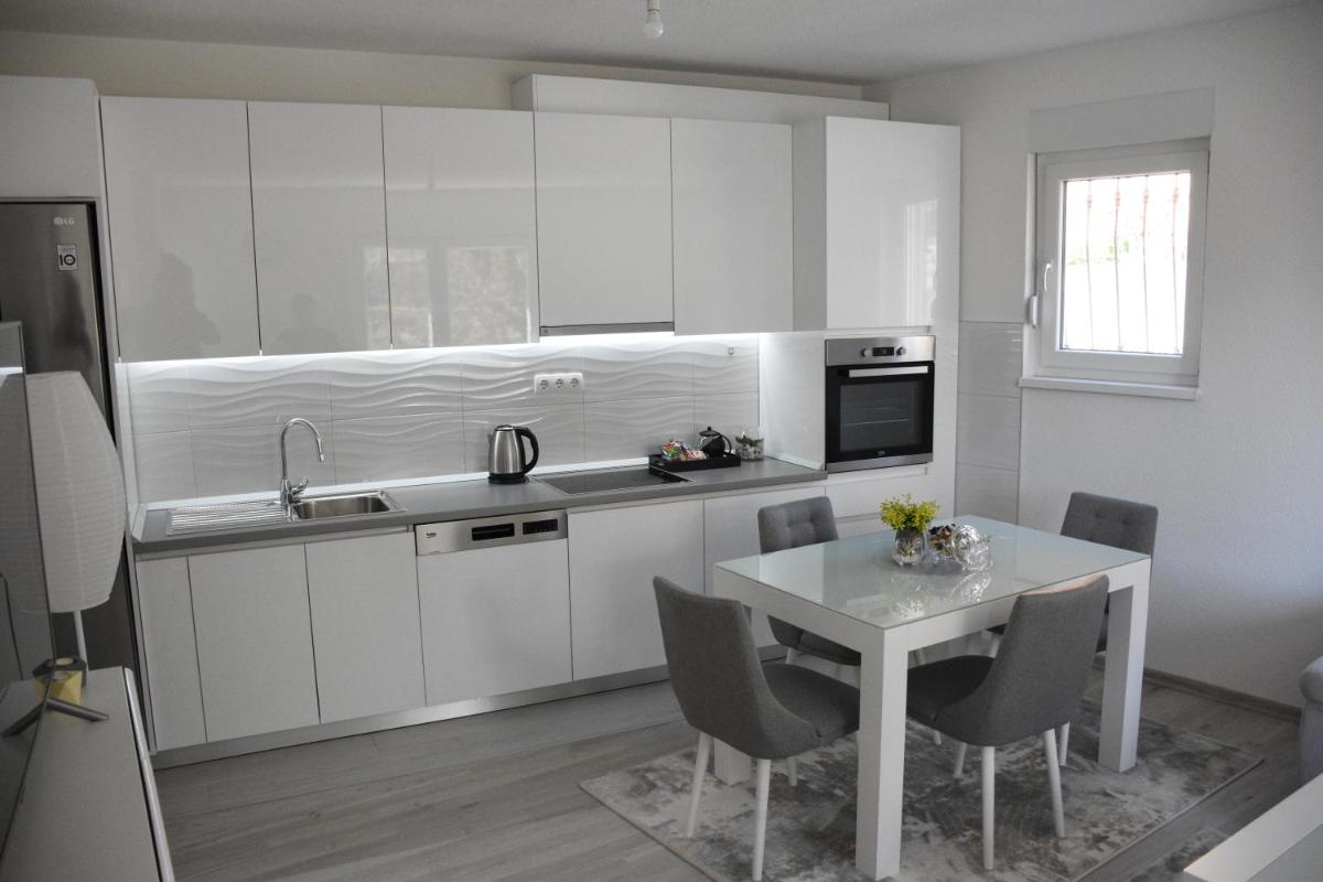 The White Apartment - Hizvo
