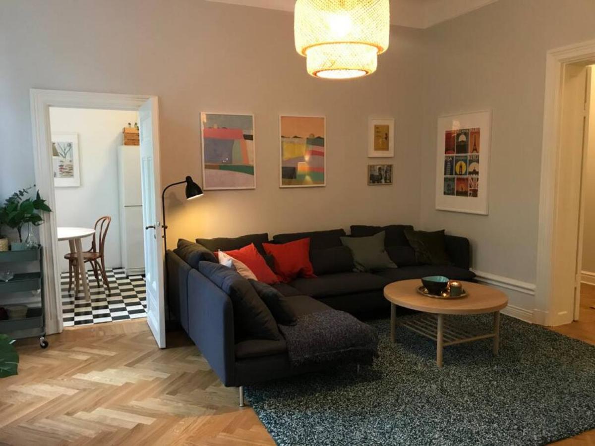 Suitetrails - Artistic and light 2 room apartment in SoFo 65sqm