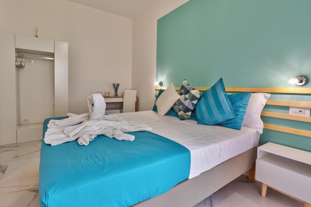 Sofia Holiday - Housity