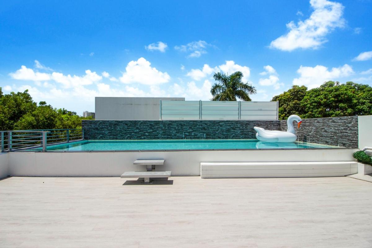 IKON  - Rooftop Pool - Centric & Close to Beach - Housity