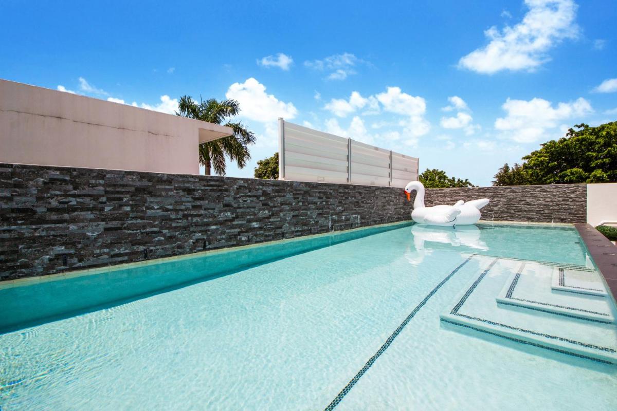 IKON  - Rooftop Pool - Centric & Close to Beach - Housity