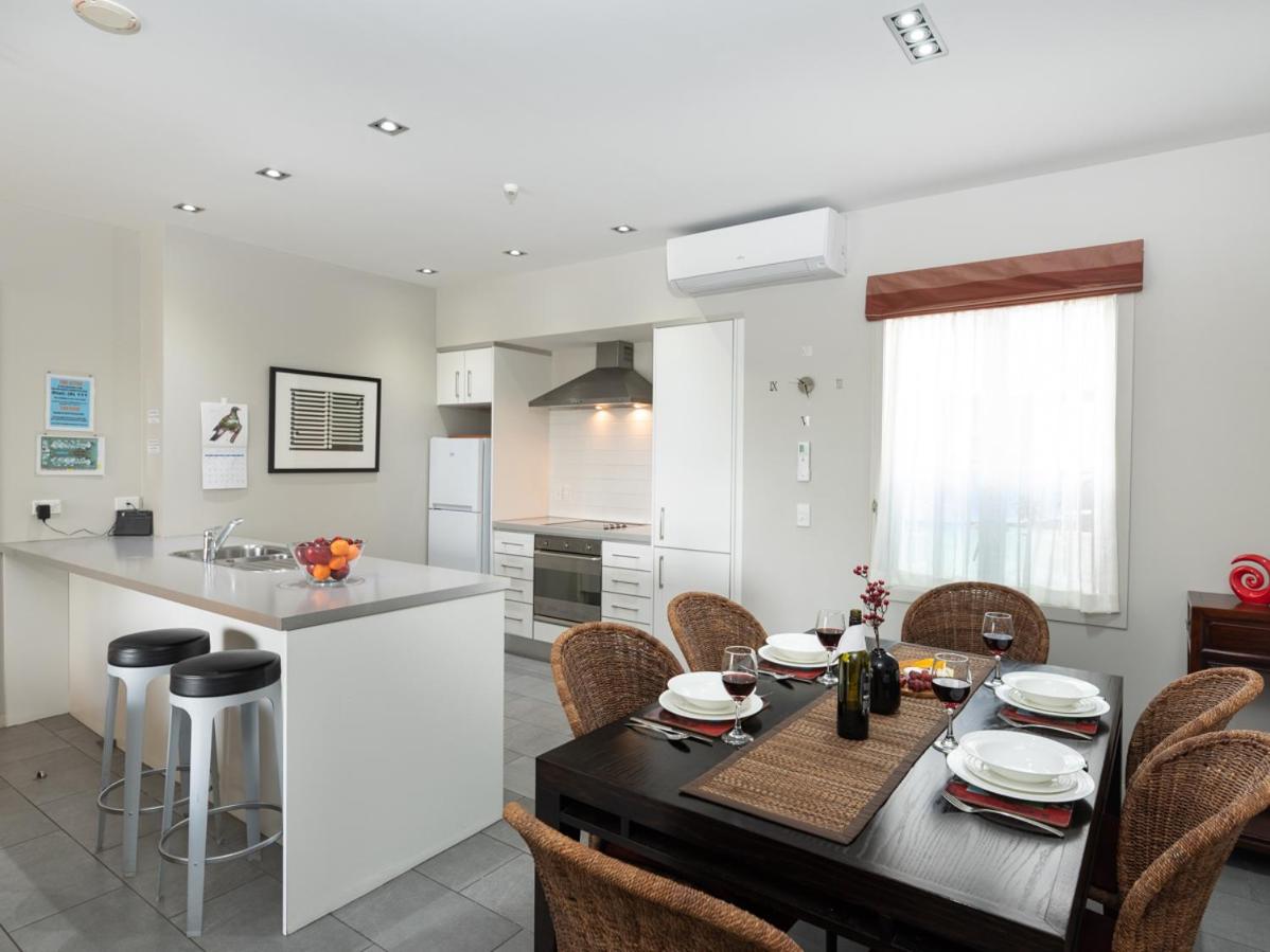 Suitetrails - Oceanside - Paihia Waterfront Apartment