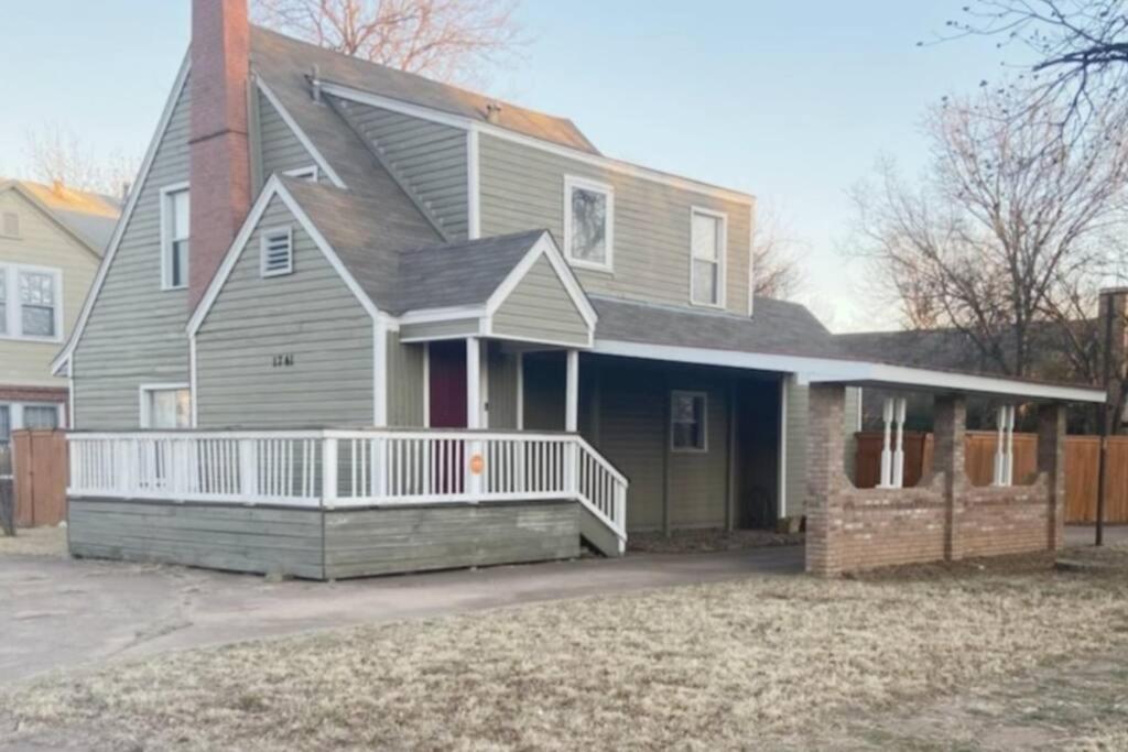 Cornerhouse, an Abilene Classic - Housity