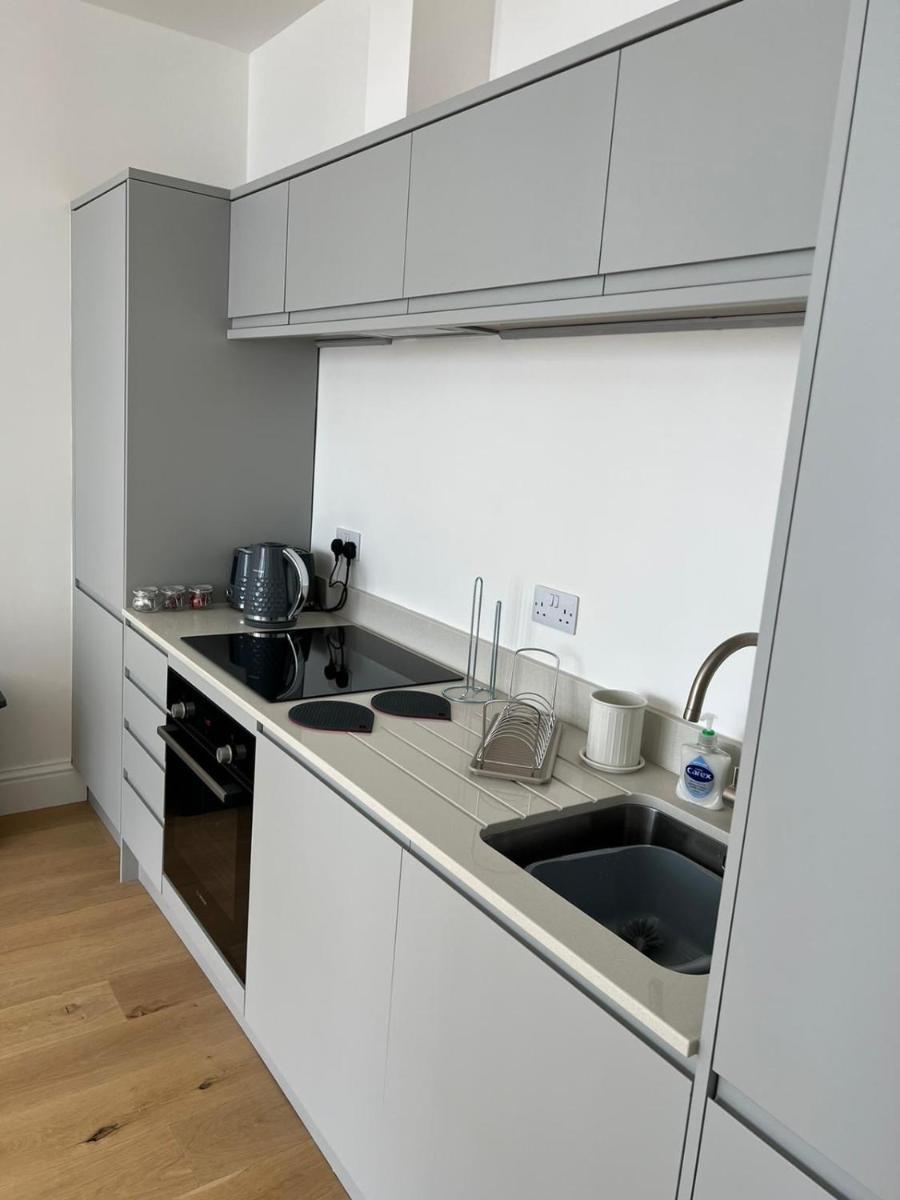 Lovely 1 Bed flat *FREE PARKING* Hoe/Barbican Plymouth - Housity