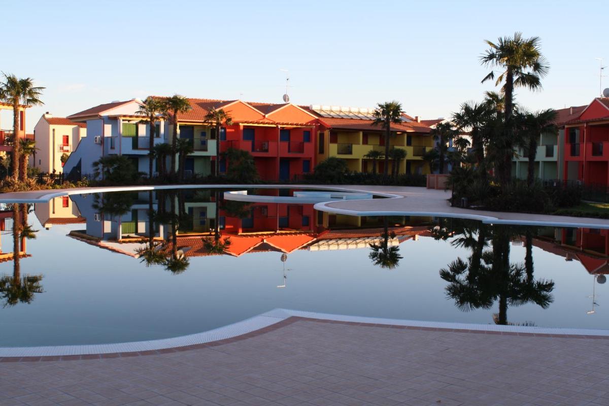 Very nice studio with private garden and swimming pool - Housity