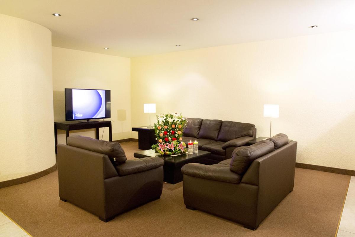 Hotel Principado Tijuana Aeropuerto - Housity