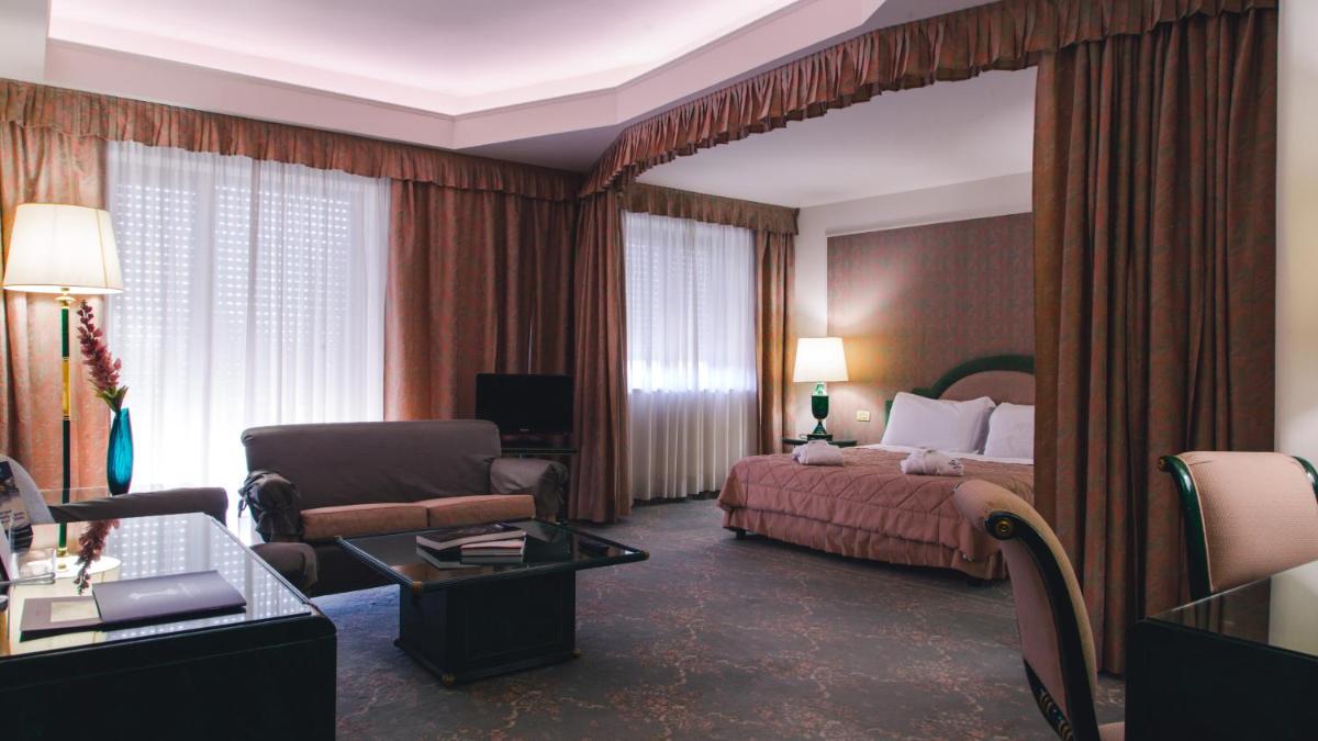 Grand Hotel Excelsior - Housity