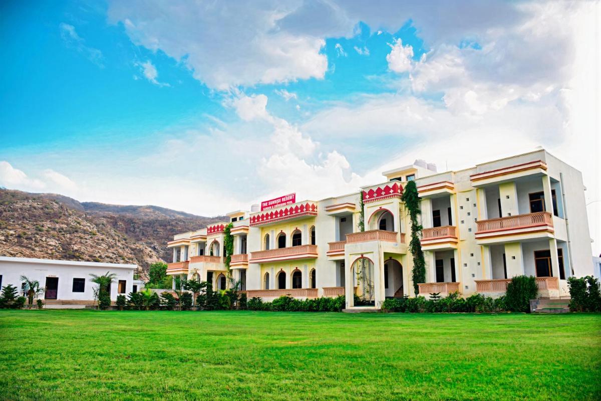 Resorts The Sunrise - Housity