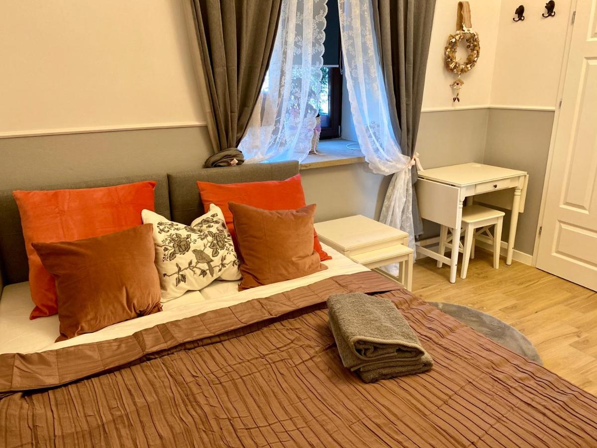 Pokoje w Starej Karczmie - Housity