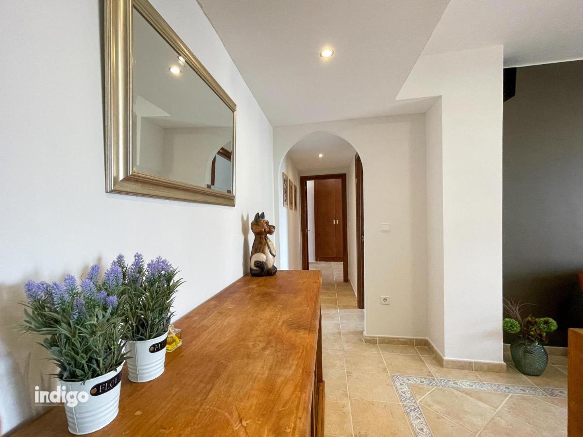 JAN001 Modern Spacious 2 Bedroom Apartment - Housity