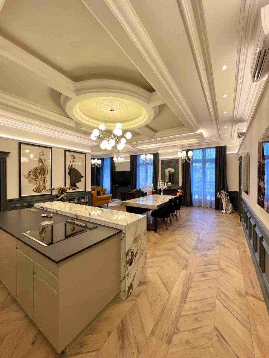 OLuxuxy49 - Appartements T3 de prestige, Place du Ralliement, 2ème 3ème et 4ème étage SANS ASCENSEUR - Hizvo