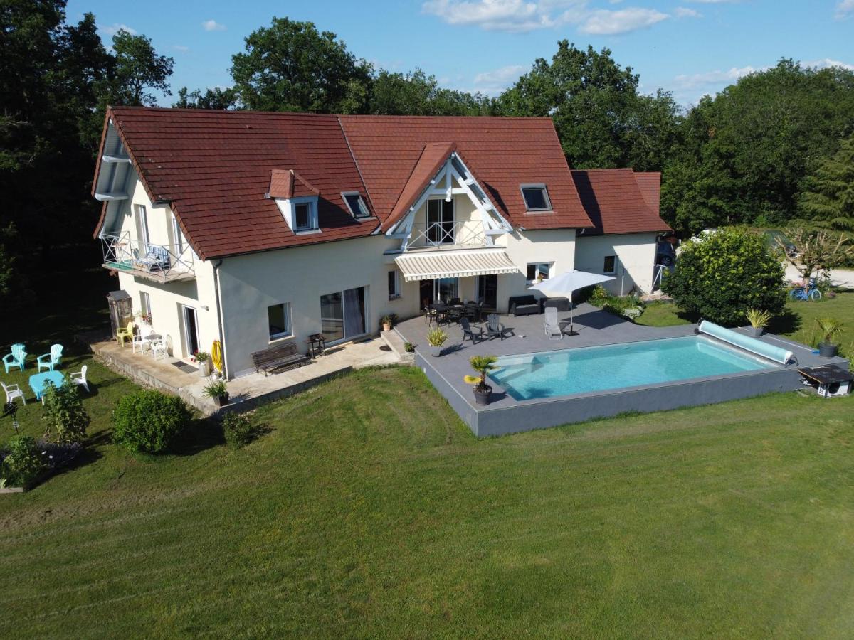 Chambre calme avec piscine - Housity