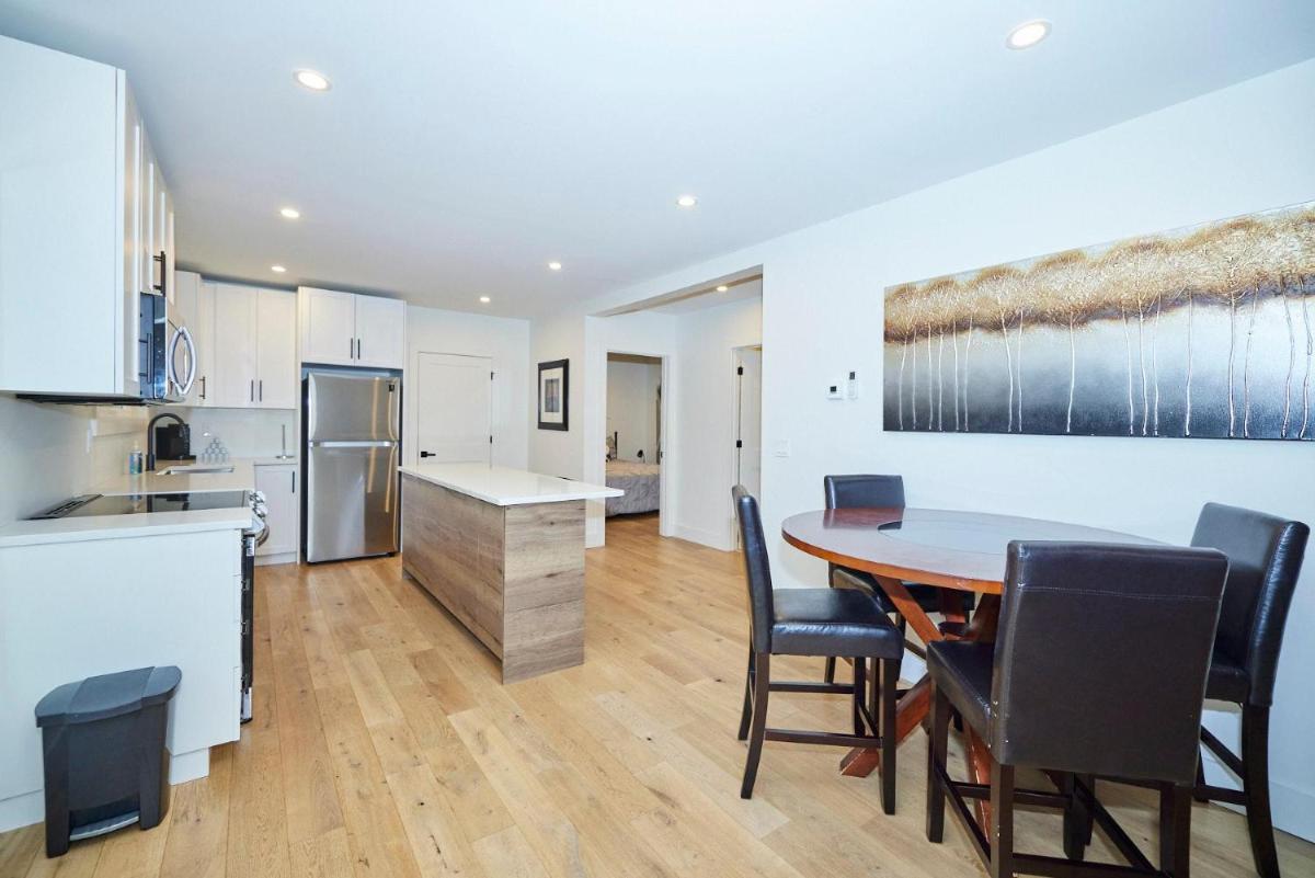 Riverview Executive Home A - Housity