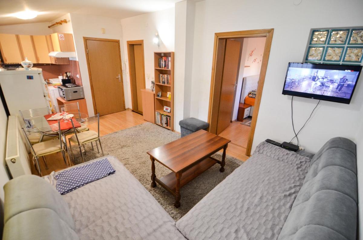 Blacksmith Apartment + Free Private Parking - Hizvo