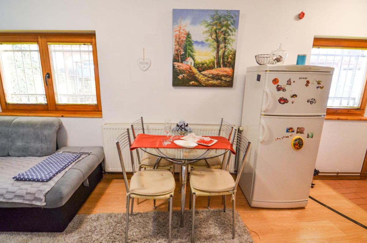 Blacksmith Apartment + Free Private Parking - Hizvo