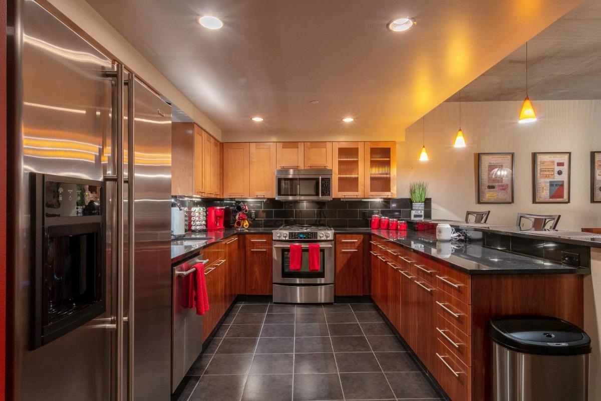 Cozy Boho Bellerive Condo on the Spokane River - Housity