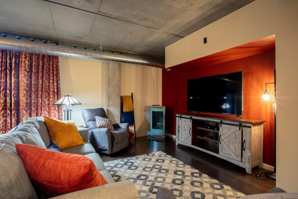 Cozy Boho Bellerive Condo on the Spokane River - Housity