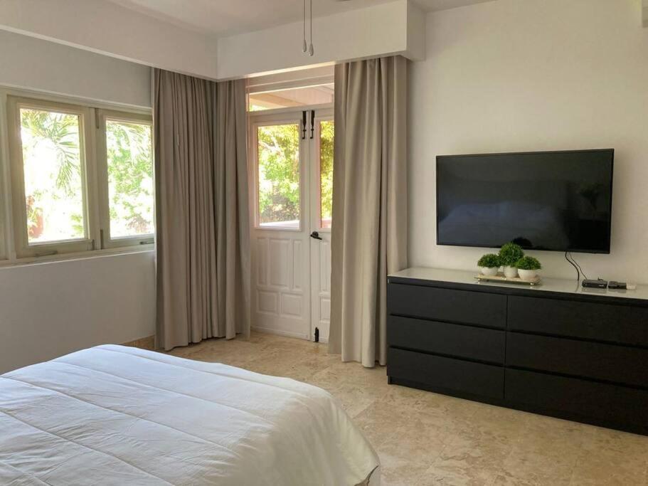 Beach Apartment, pool view Dominican Bay - Housity