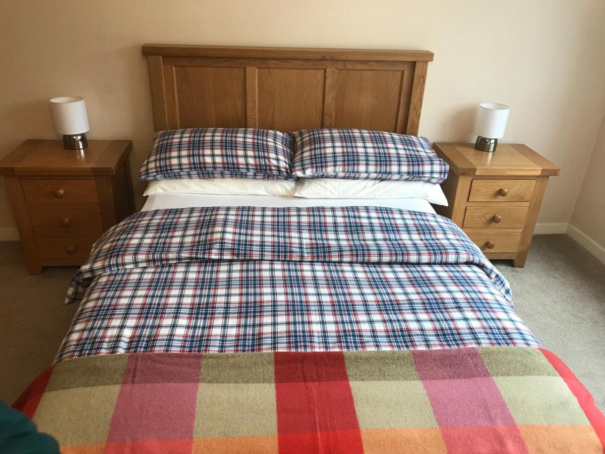 Borrodale, one bedroom apartment with balcony and loch view. - Housity