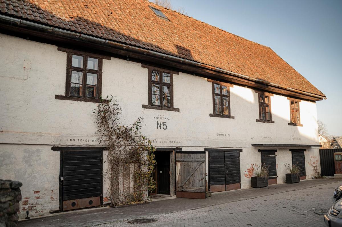 Noliktava No 5 - Housity