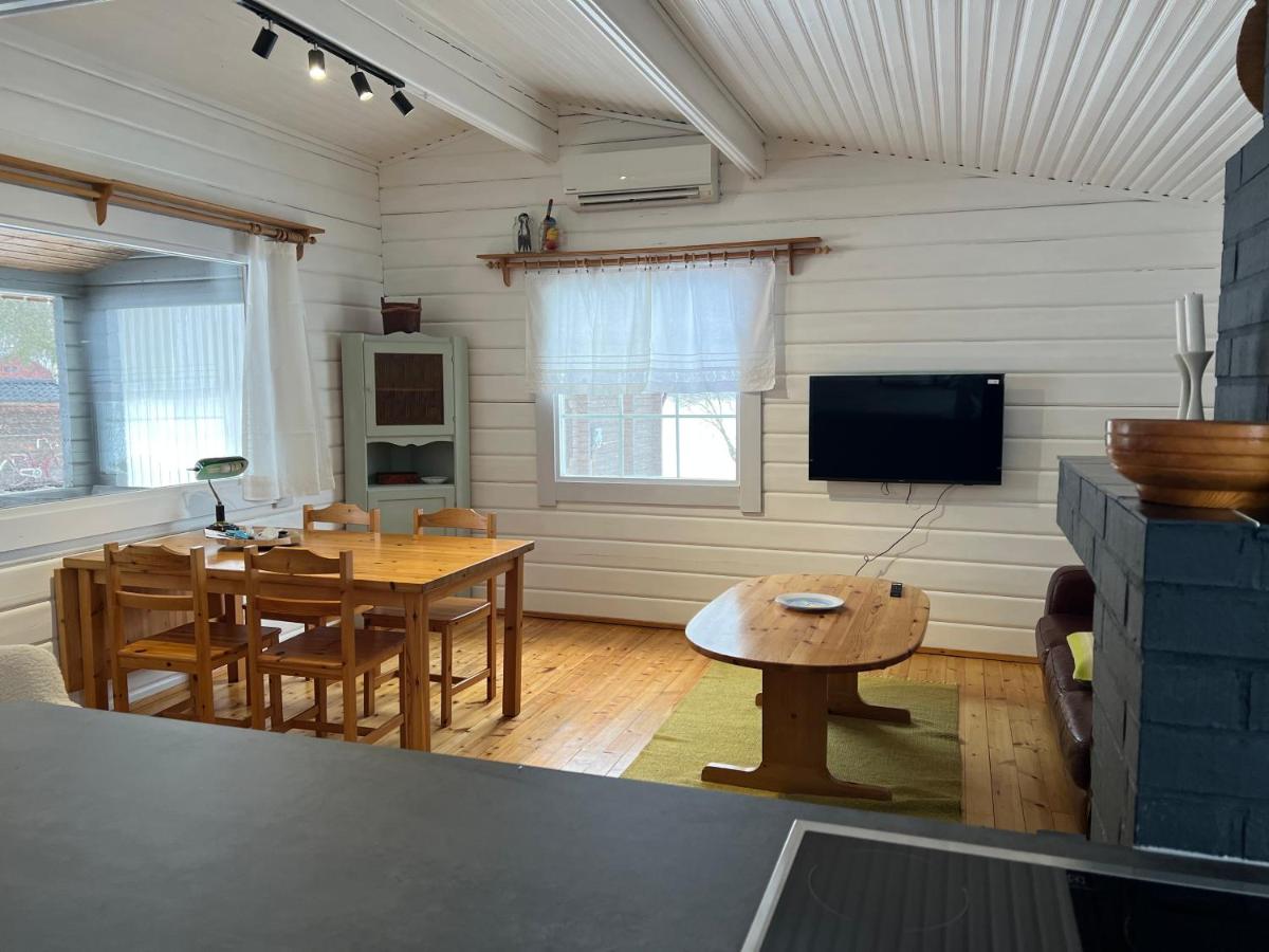 Soda Home - Gingerbread House, 24h check in - Housity