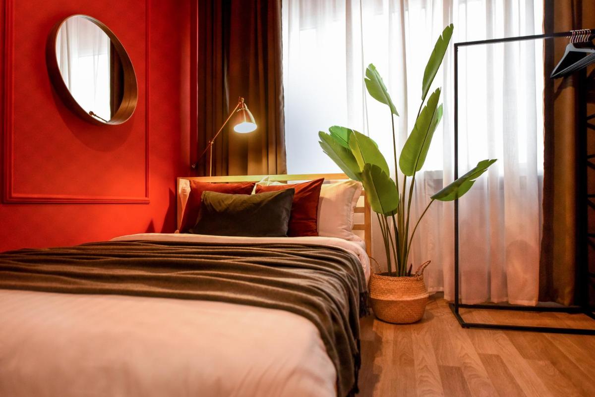 Suitetrails - THE BAMBOO & PLANTS - Lovely Magheru Mini Studio